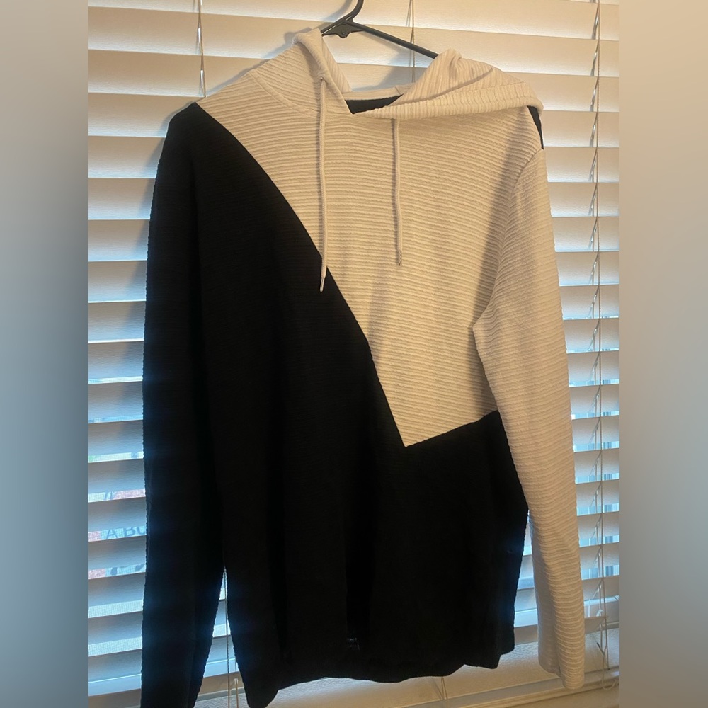 Men’s White and black color block Hoodie-medium